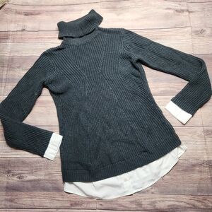 5/$15 Simply Vera Wang Gray Mock Sweater Shirt Top